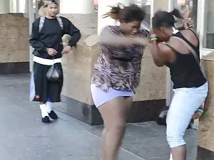 Busty ورزش ها toying ...